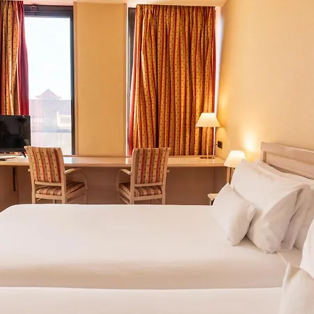 Sunotel Aston 3* ברצלונה