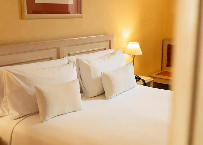 Sunotel Aston Hotel 3*
