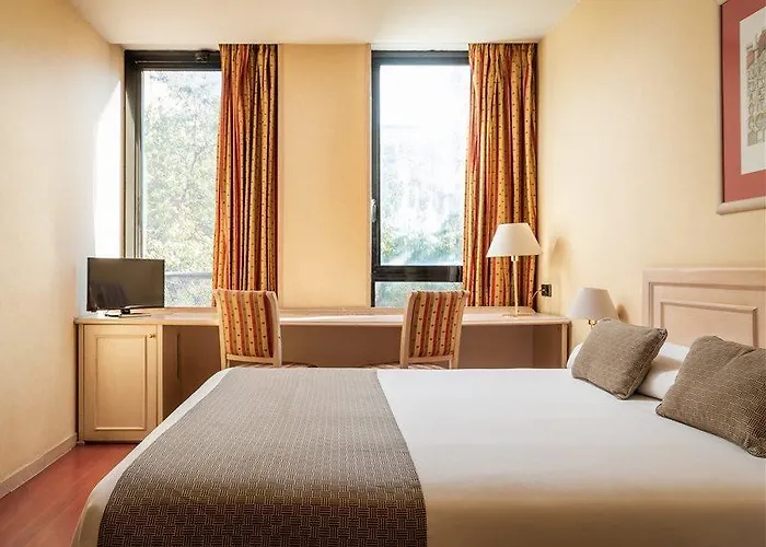 Sunotel Aston 3* ברצלונה