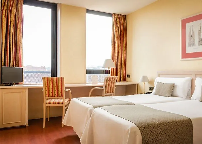 מלון Sunotel Aston 3*