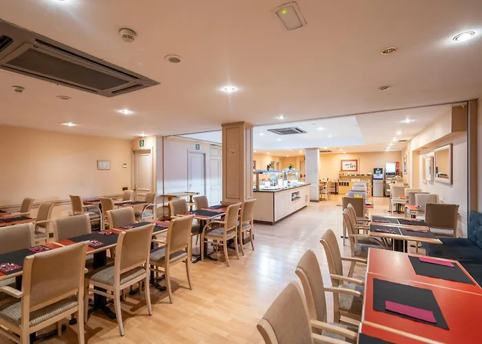 מלון Sunotel Aston 3*