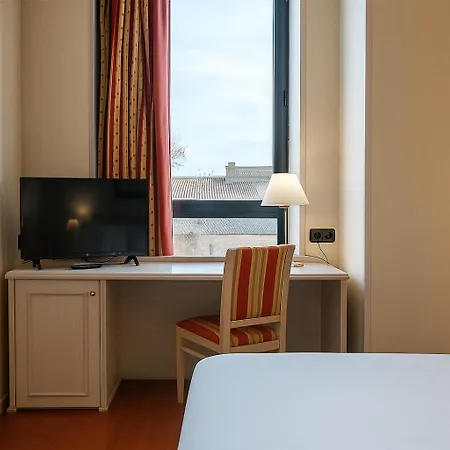 Sunotel Aston Hotel 3*