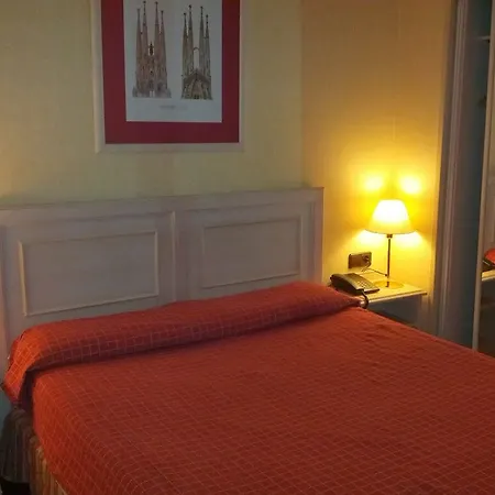 Sunotel Aston 3* ברצלונה